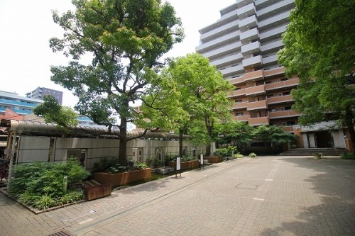 apartment 東京都江東区豊洲４丁目2-2 関崎ビル1F