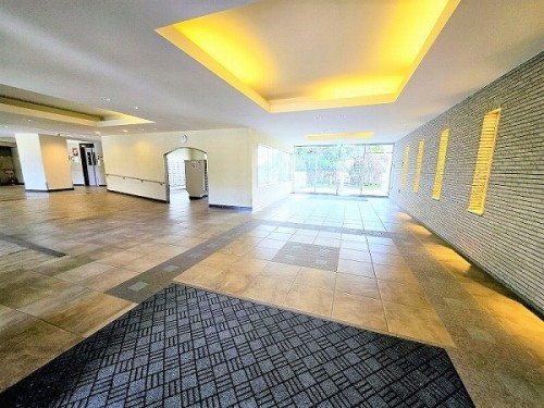 apartment 東京都江東区豊洲４丁目2-2 関崎ビル1F