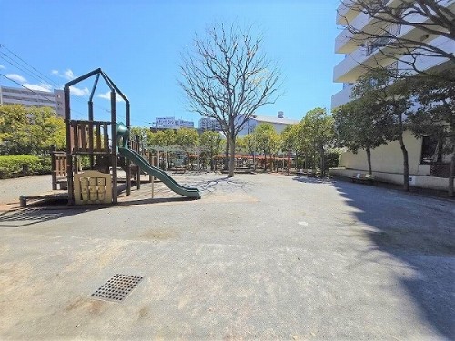 apartment 東京都江東区豊洲４丁目2-2 関崎ビル1F