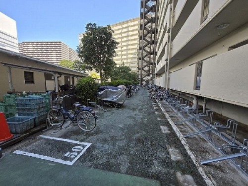 apartment 東京都江東区豊洲４丁目2-2 関崎ビル1F