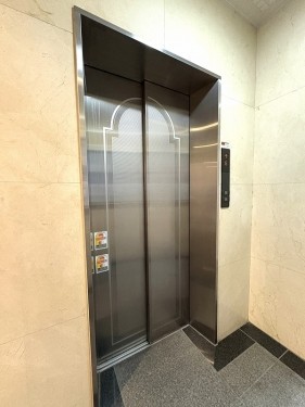 apartment 東京都品川区南品川５丁目3-13 コスモグランス南品川1階