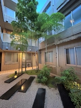 apartment 東京都多摩市落合１丁目9-2 クロダビル1階