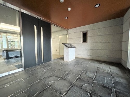 apartment 東京都多摩市落合１丁目9-2 クロダビル1階