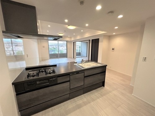 apartment 東京都多摩市落合１丁目9-2 クロダビル1階