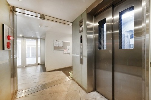 apartment 東京都多摩市落合１丁目9-2 クロダビル1階