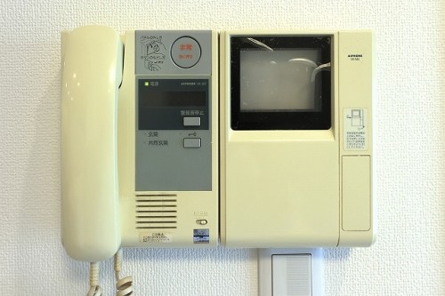 apartment 東京都多摩市落合１丁目9-2 クロダビル1階