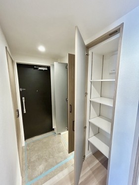 apartment 東京都多摩市落合１丁目9-2 クロダビル1階