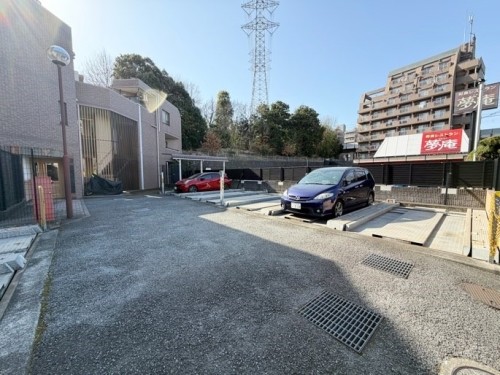 apartment 東京都多摩市落合１丁目9-2 クロダビル1階