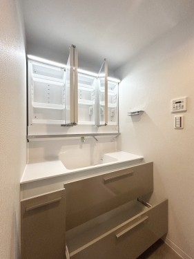 apartment 東京都荒川区南千住７丁目1-1 アクレスティ南千住1F