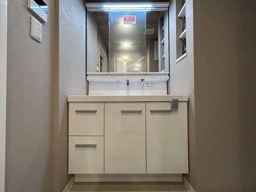 apartment 千葉県浦安市美浜１丁目7-101 エルシティ新浦安7番館