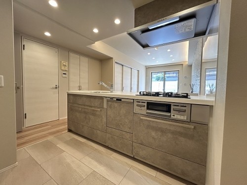 apartment 千葉県浦安市美浜１丁目7-101 エルシティ新浦安7番館