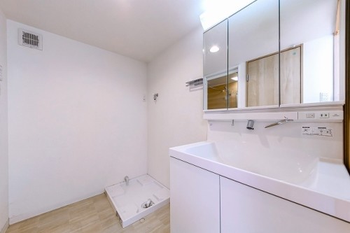 apartment 千葉県浦安市美浜１丁目7-101 エルシティ新浦安7番館