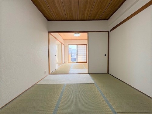 apartment 大阪府大阪市中央区道修町１丁目5-18 朝日生命道修町ビル1F