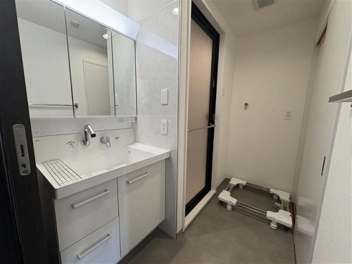 apartment 大阪府大阪市中央区道修町１丁目5-18 朝日生命道修町ビル1F