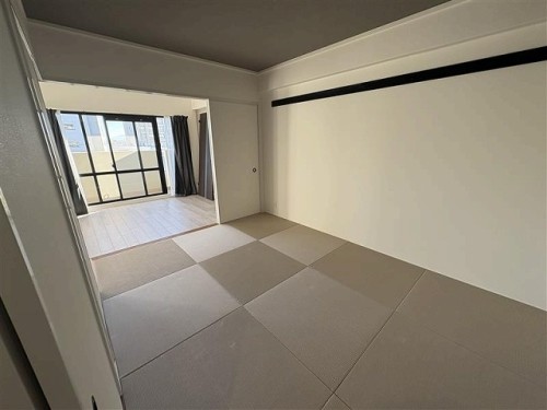 apartment 大阪府大阪市中央区道修町１丁目5-18 朝日生命道修町ビル1F