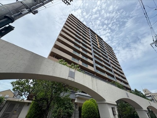 apartment 大阪府大阪市中央区道修町１丁目5-18 朝日生命道修町ビル1F