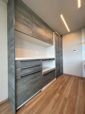 apartment 大阪府豊中市新千里東町１丁目4-1 阪急千里中央ビル10F