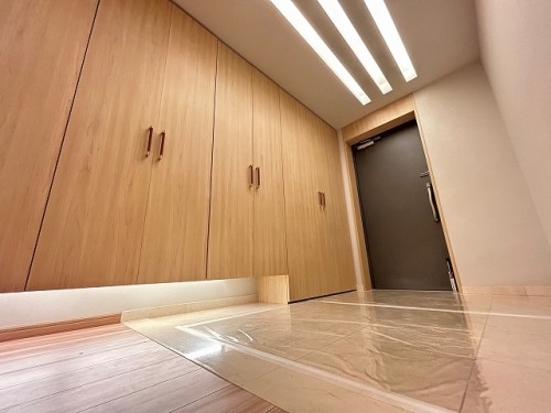 apartment 大阪府豊中市新千里東町１丁目4-1 阪急千里中央ビル10F