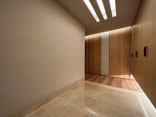 apartment 大阪府豊中市新千里東町１丁目4-1 阪急千里中央ビル10F