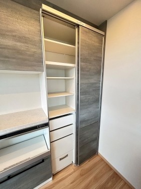 apartment 大阪府豊中市新千里東町１丁目4-1 阪急千里中央ビル10F