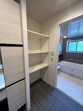 apartment 大阪府豊中市新千里東町１丁目4-1 阪急千里中央ビル10F
