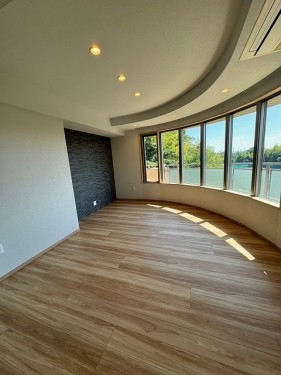 apartment 大阪府豊中市新千里東町１丁目4-1 阪急千里中央ビル10F