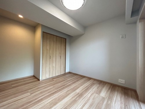 apartment 大阪府豊中市新千里東町１丁目4-1 阪急千里中央ビル10F