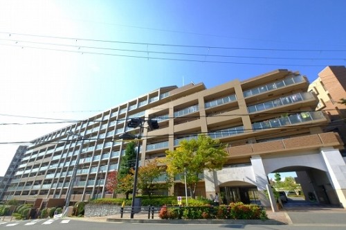 apartment 大阪府豊中市新千里東町１丁目4-1 阪急千里中央ビル10F