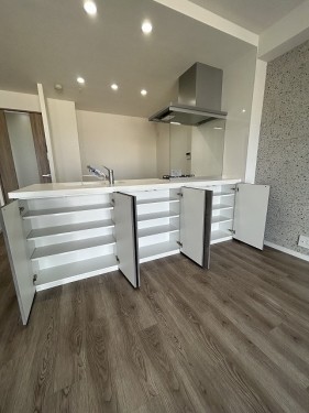 apartment 大阪府豊中市新千里東町１丁目4-1 阪急千里中央ビル10F