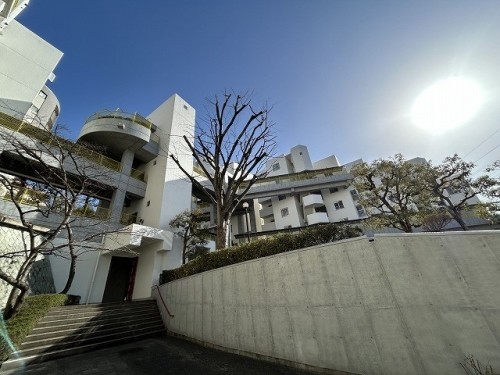 apartment 大阪府豊中市新千里東町１丁目4-1 阪急千里中央ビル10F
