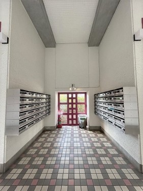 apartment 大阪府豊中市新千里東町１丁目4-1 阪急千里中央ビル10F