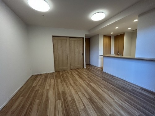 apartment 大阪府豊中市新千里東町１丁目4-1 阪急千里中央ビル10F