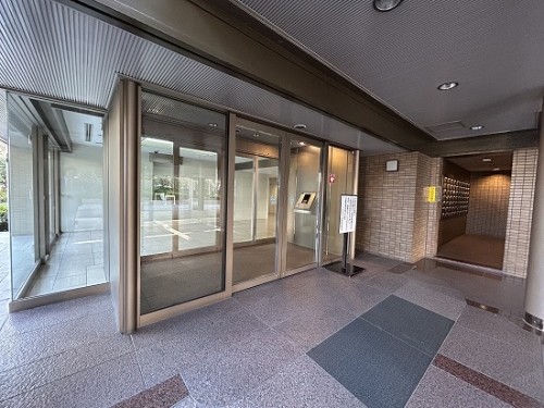 apartment 大阪府豊中市新千里東町１丁目4-1 阪急千里中央ビル10F