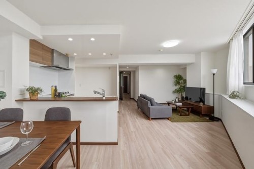 apartment 大阪府豊中市新千里東町１丁目4-1 阪急千里中央ビル10F