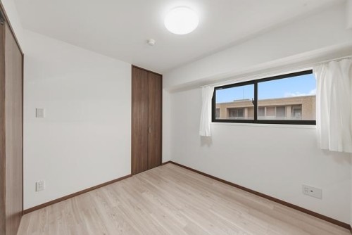apartment 大阪府豊中市新千里東町１丁目4-1 阪急千里中央ビル10F