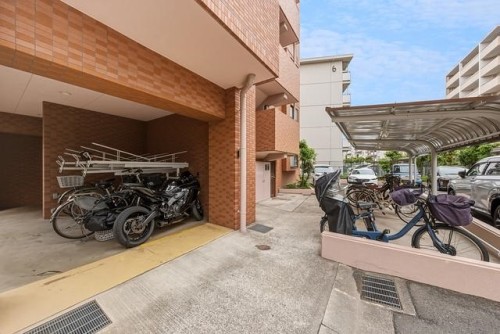 apartment 大阪府豊中市新千里東町１丁目4-1 阪急千里中央ビル10F
