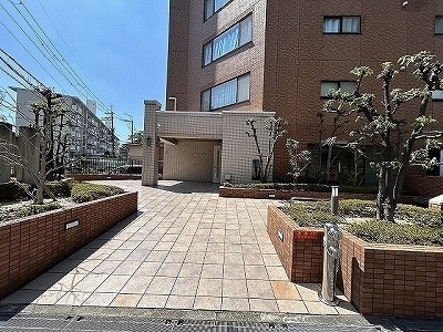 apartment 大阪府豊中市新千里東町１丁目4-1 阪急千里中央ビル10F