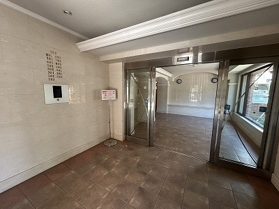 apartment 大阪府豊中市新千里東町１丁目4-1 阪急千里中央ビル10F