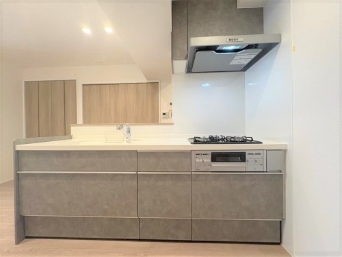 apartment 大阪府豊中市新千里東町１丁目4-1 阪急千里中央ビル10F