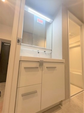 apartment 大阪府豊中市新千里東町１丁目4-1 阪急千里中央ビル10F