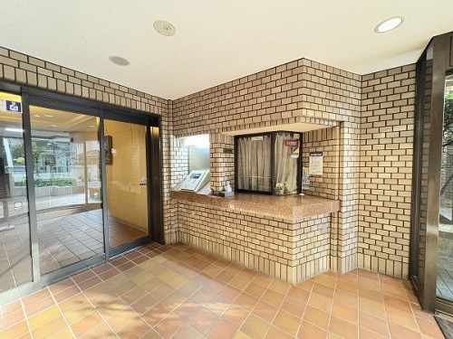 apartment 兵庫県西宮市甲風園１丁目10-4 岩崎ビル1.2階