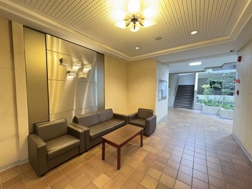 apartment 兵庫県西宮市甲風園１丁目10-4 岩崎ビル1.2階