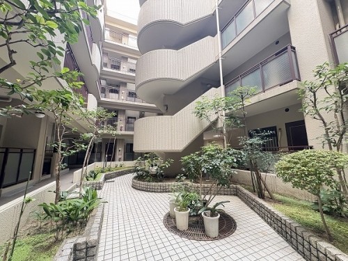 apartment 兵庫県西宮市甲風園１丁目10-4 岩崎ビル1.2階