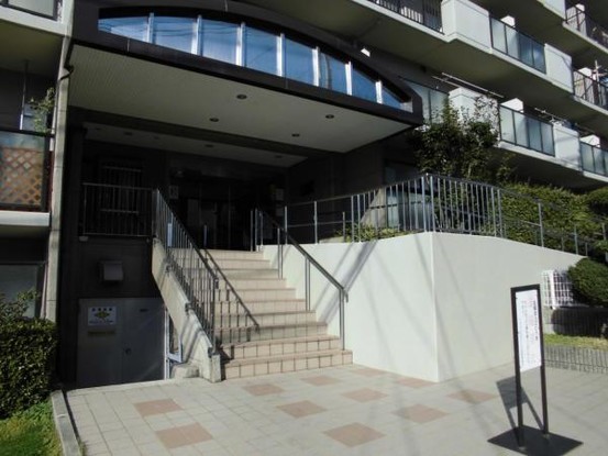 apartment 大阪府東大阪市東石切町６丁目
地図を見る