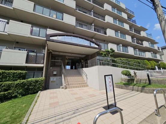 apartment 大阪府東大阪市東石切町６丁目
地図を見る