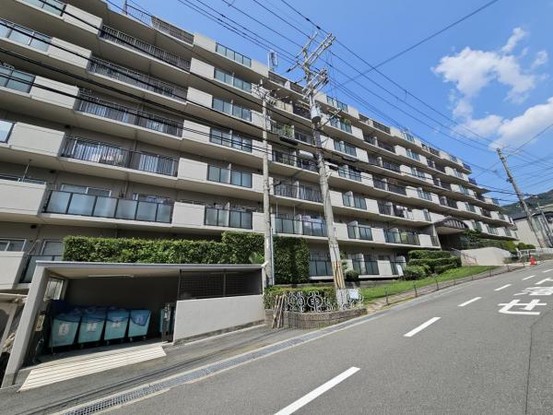 apartment 大阪府東大阪市東石切町６丁目
地図を見る