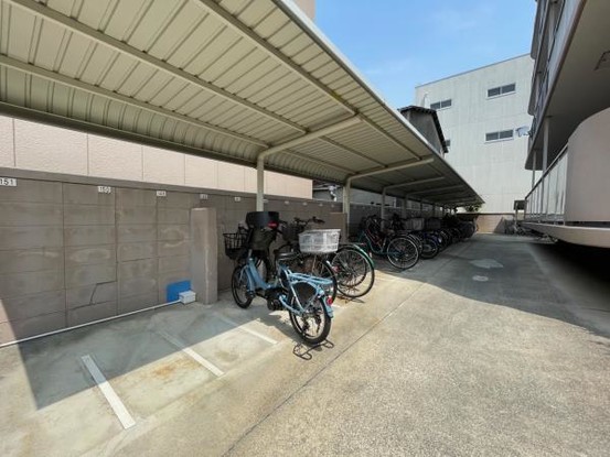 apartment 大阪府大東市氷野３丁目
地図を見る