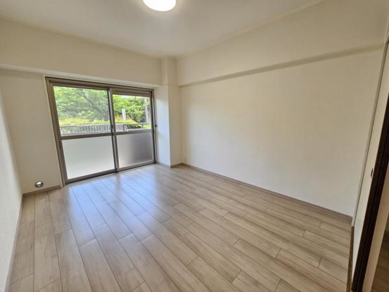 apartment 大阪府吹田市樫切山
地図を見る