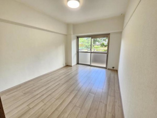 apartment 大阪府吹田市樫切山
地図を見る