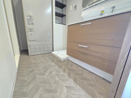 apartment 大阪府吹田市新芦屋下
地図を見る